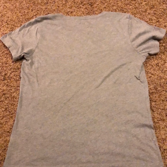 Cute tee - Picture 4 of 4